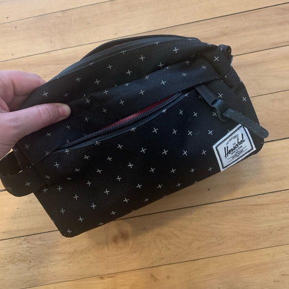 Herschel Supply Company - Travel Kit - Picture 3 of 4